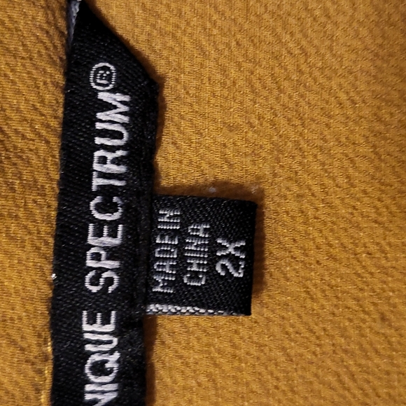 Unique Spectrum Ladies blouse - Picture 4 of 6